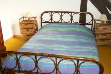 Chambre à lit de couple